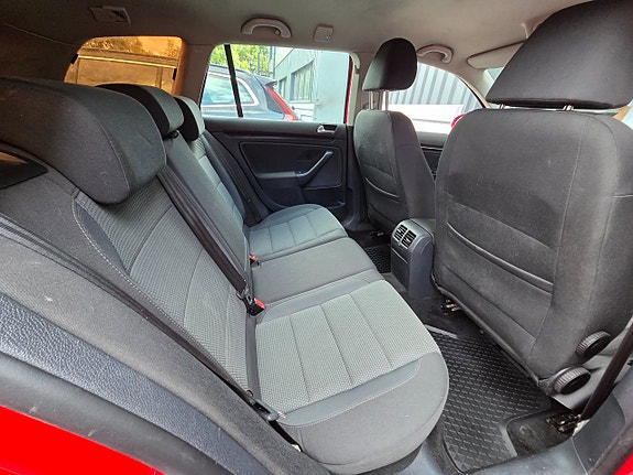 Volkswagen Golf VI 10 of 13