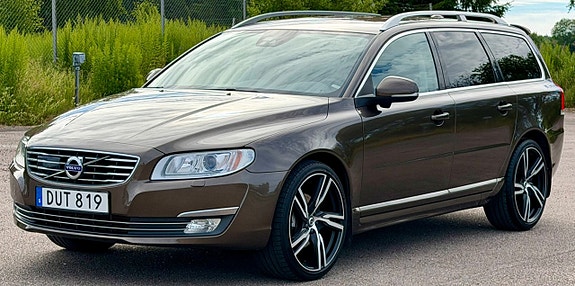 Volvo V70 3 of 5