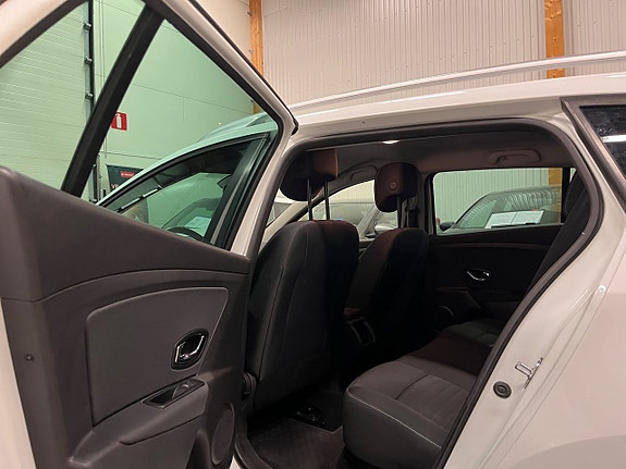 Renault Megane 13 of 15