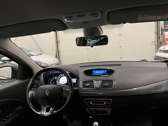 Renault Megane 12 of 15