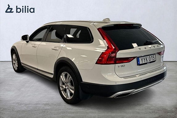 Volvo V90 Cross Country 2 of 21