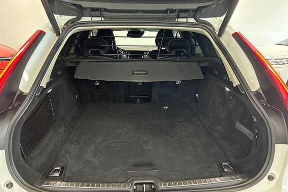 Volvo V90 Cross Country 12 of 21