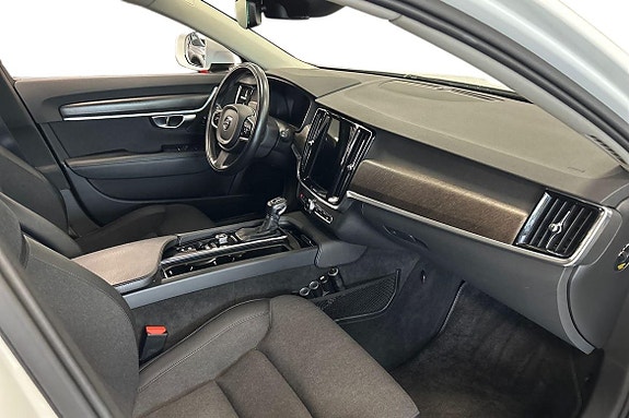 Volvo V90 Cross Country 7 of 21