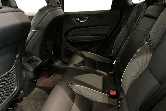 Volvo XC60 13 of 22