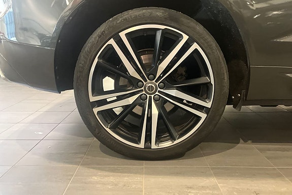 Volvo XC60 17 of 22