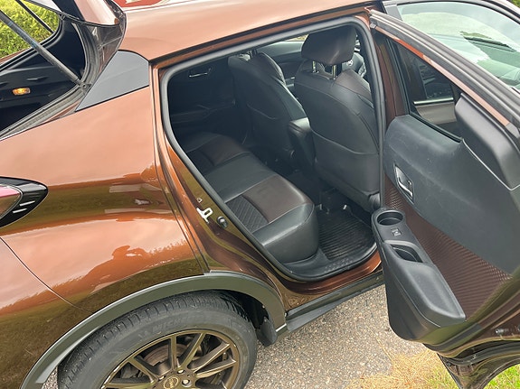 Toyota C-HR 7 of 19