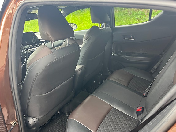 Toyota C-HR 12 of 19