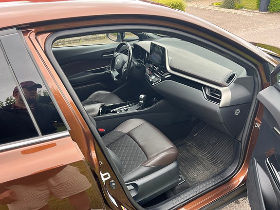 Toyota C-HR 8 of 19