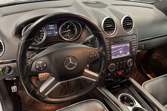 Mercedes-Benz ML350 8 of 13