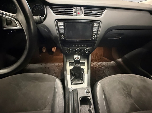 Skoda Octavia 12 of 18