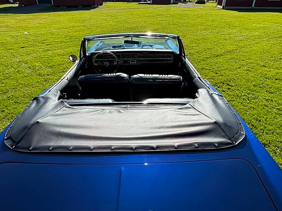 Pontiac Bonneville 3 of 5