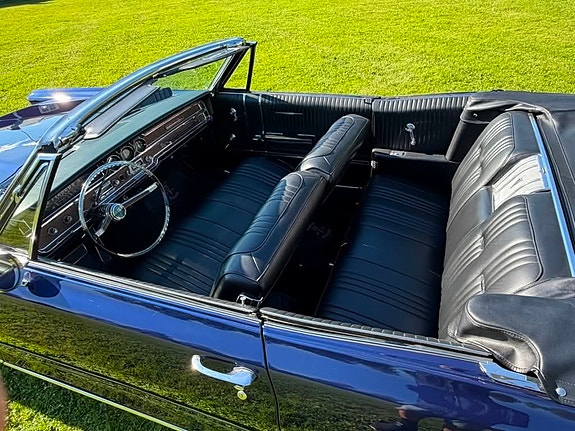 Pontiac Bonneville 4 of 5