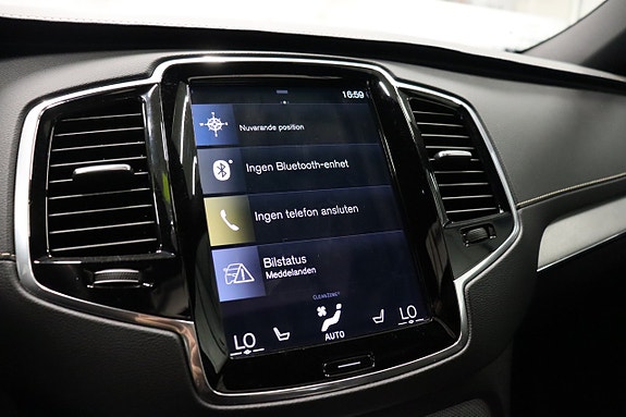 Volvo XC90 18 of 30