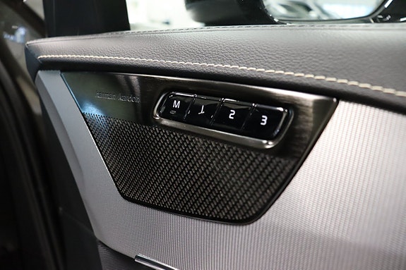 Volvo XC90 17 of 30