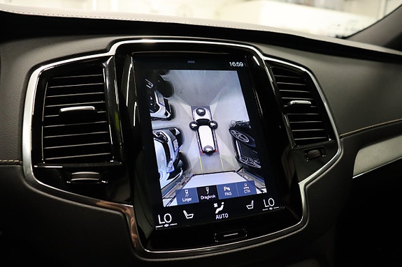 Volvo XC90 19 of 30