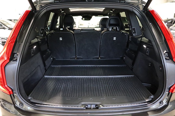 Volvo XC90 12 of 30