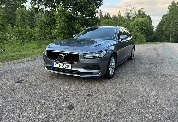 Volvo V90 2 of 6