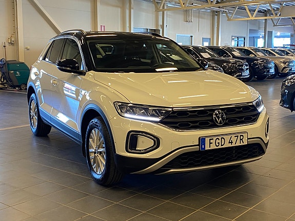 Volkswagen T-Roc 3 of 5