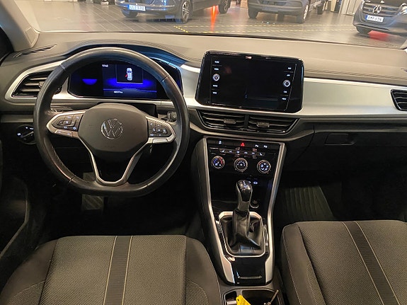Volkswagen T-Roc 10 of 17