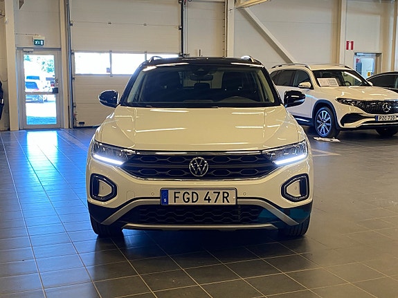 Volkswagen T-Roc 2 of 5