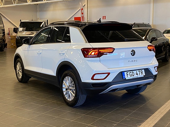 Volkswagen T-Roc 4 of 5