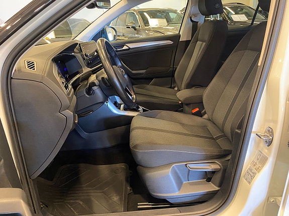 Volkswagen T-Roc 14 of 17
