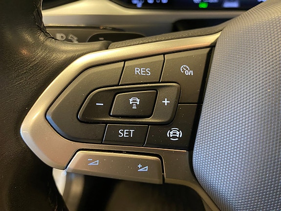 Volkswagen T-Roc 9 of 17