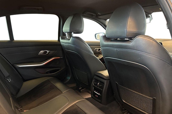 BMW 330e 20 of 24