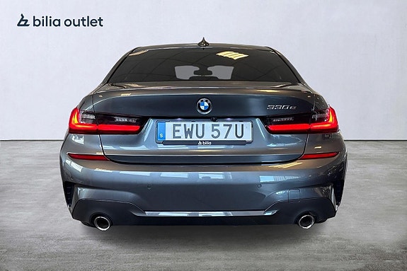 BMW 330e 5 of 24