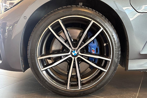 BMW 330e 10 of 24