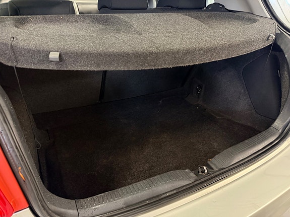 Toyota Auris 16 of 16
