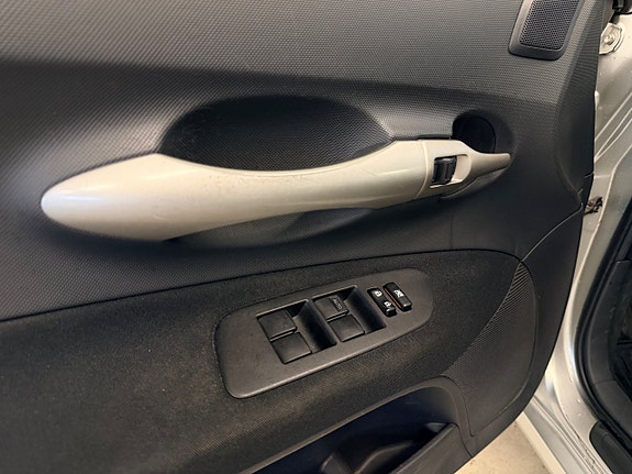 Toyota Auris 14 of 16