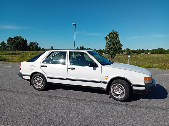 Saab 9000 2 of 5