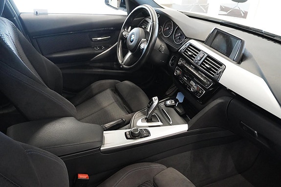 BMW 320d 15 of 19