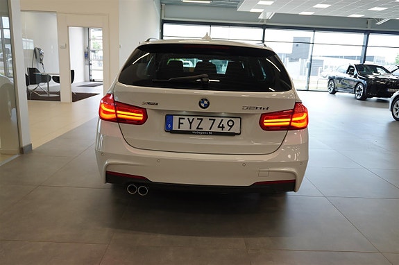 BMW 320d 3 of 19