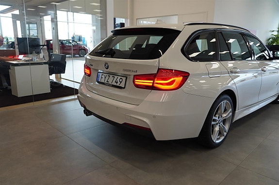 BMW 320d 4 of 19