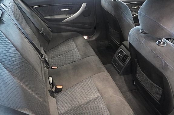 BMW 320d 13 of 19