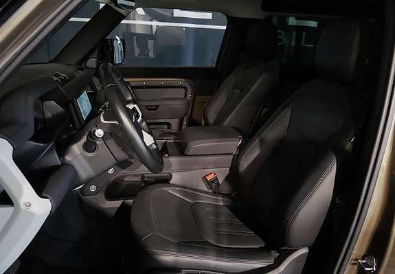 Land Rover Defender 90 7 of 23