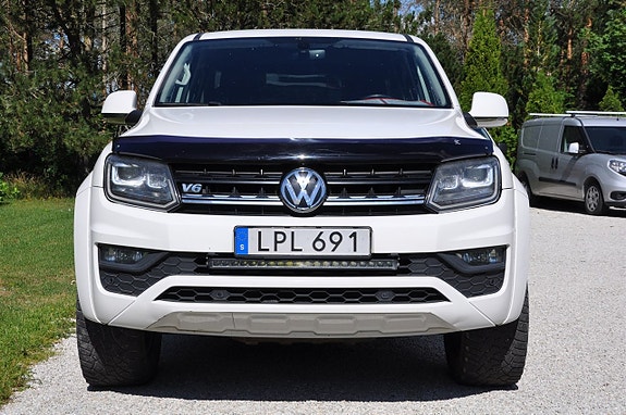 Volkswagen Amarok 2 of 5