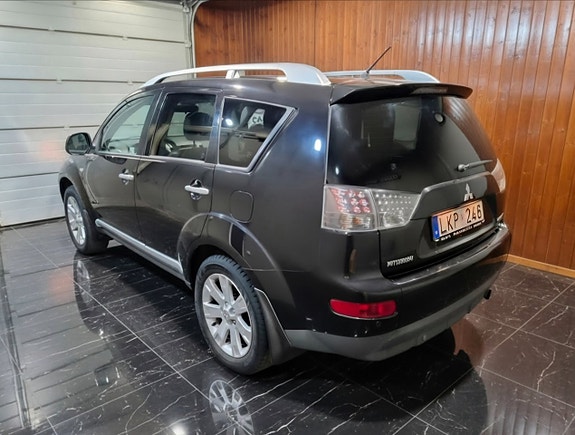 Mitsubishi Outlander 4 of 5