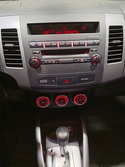 Mitsubishi Outlander 18 of 30