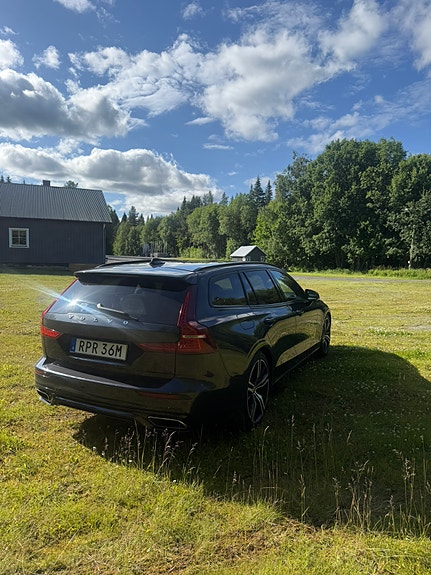 Volvo V60 4 of 5