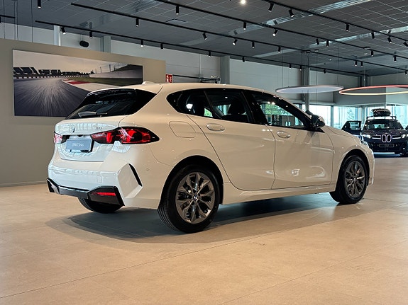 BMW 120 4 of 5