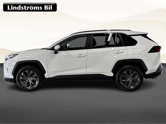 Toyota RAV4 6 of 19