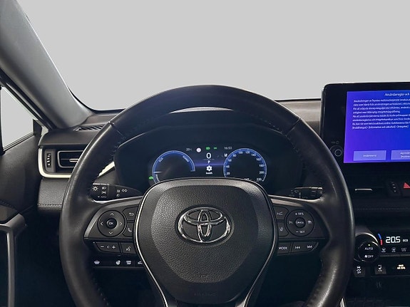 Toyota RAV4 15 of 19