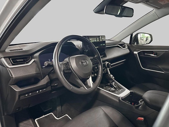 Toyota RAV4 14 of 19