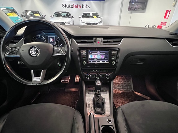 Skoda Octavia Scout 17 of 25