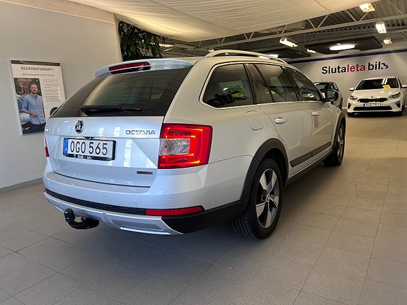 Skoda Octavia Scout 9 of 25