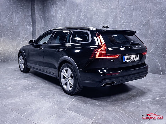 Volvo V60 Cross Country 5 of 5