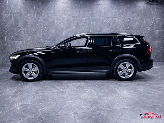 Volvo V60 Cross Country 4 of 5